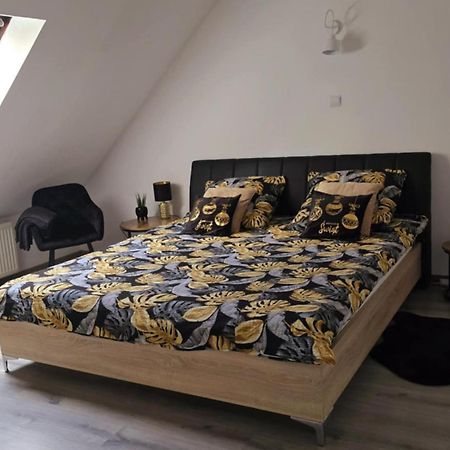 Wyjatkowy Apartament W Miliczu Buitenkant foto